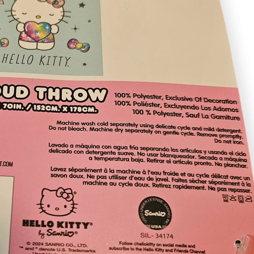 NWT Sanrio Hello Kitty Dream and Sparkle 60'×70' Plush Throw Blanket